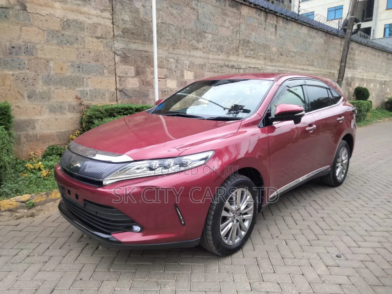 Toyota Harrier 2.0 2019 Maroon