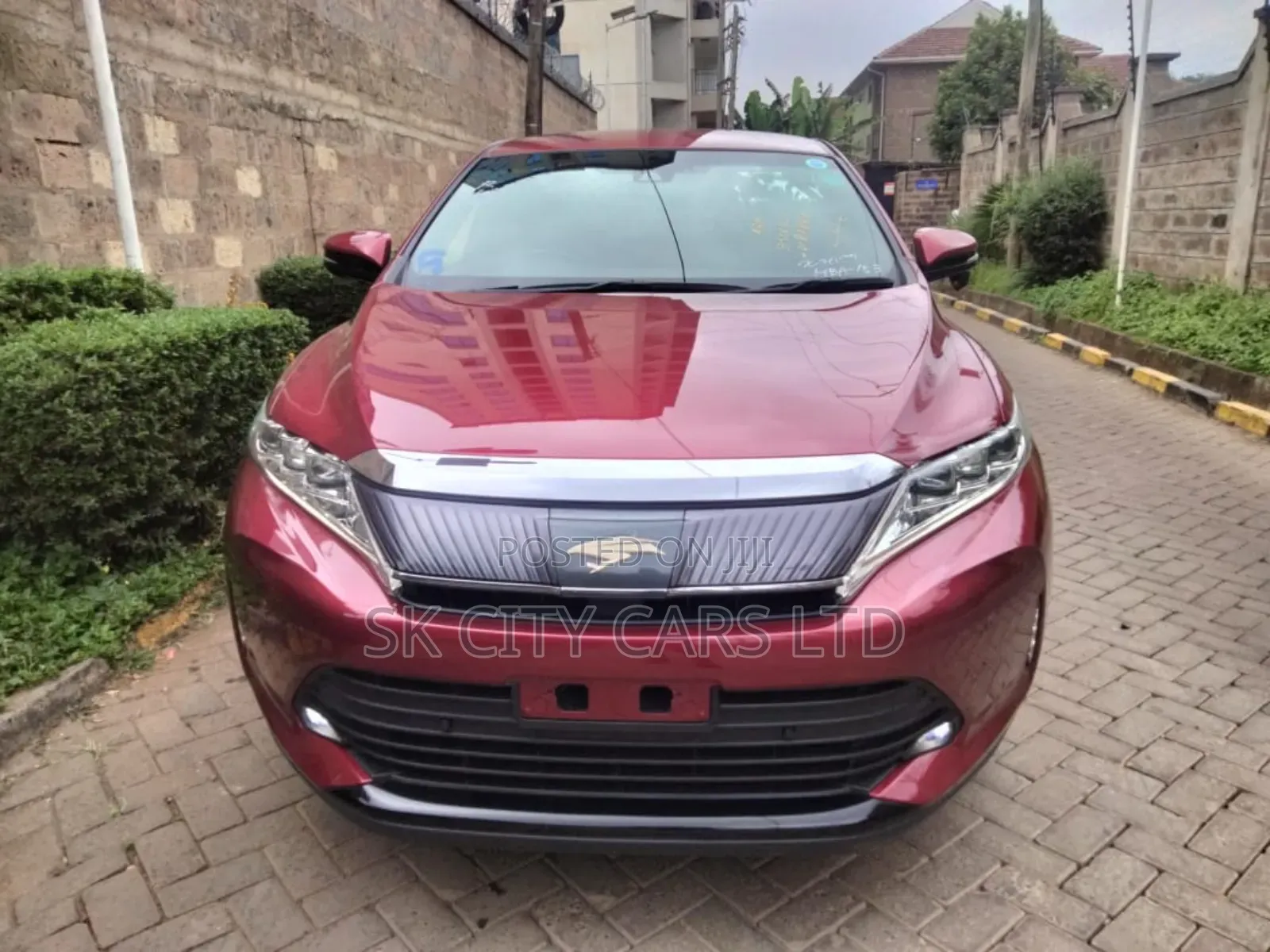 Toyota Harrier 2.0 2019 Maroon