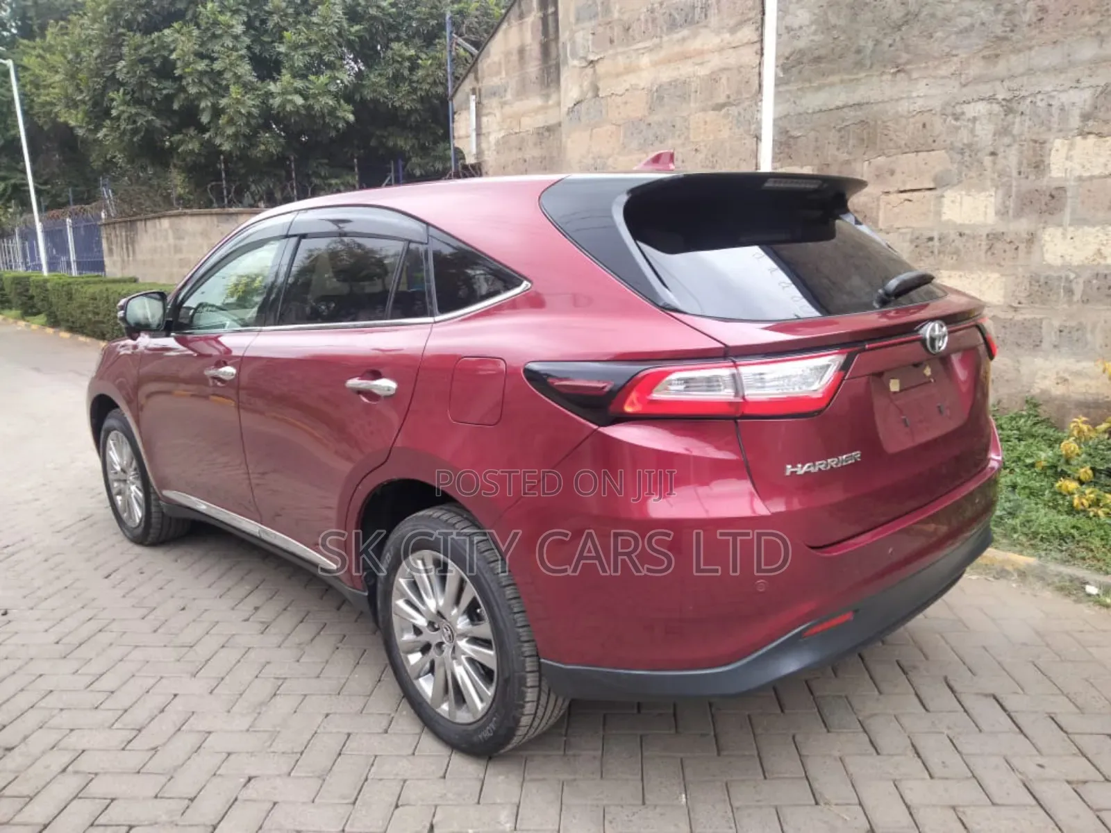 Toyota Harrier 2.0 2019 Maroon