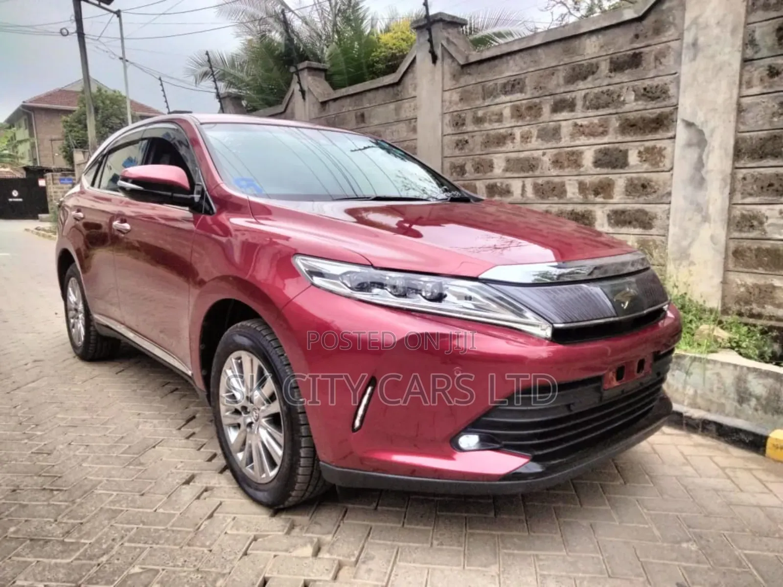 Toyota Harrier 2.0 2019 Maroon