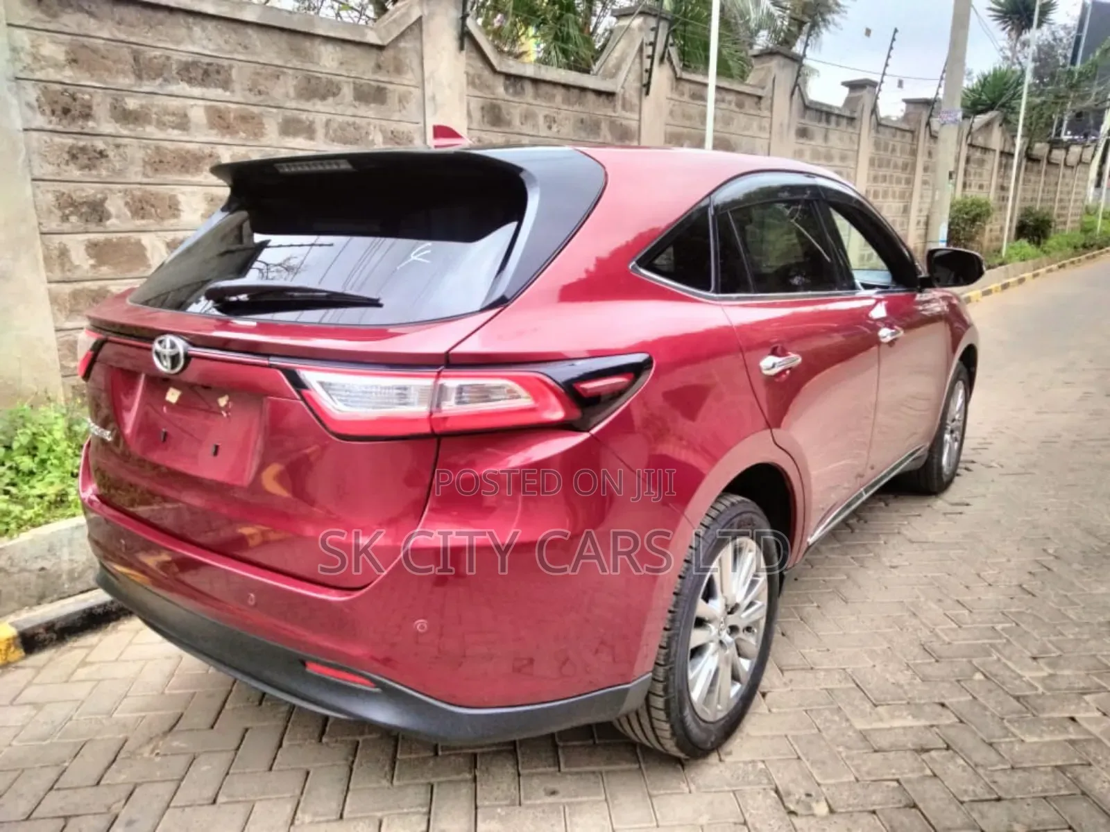 Toyota Harrier 2.0 2019 Maroon