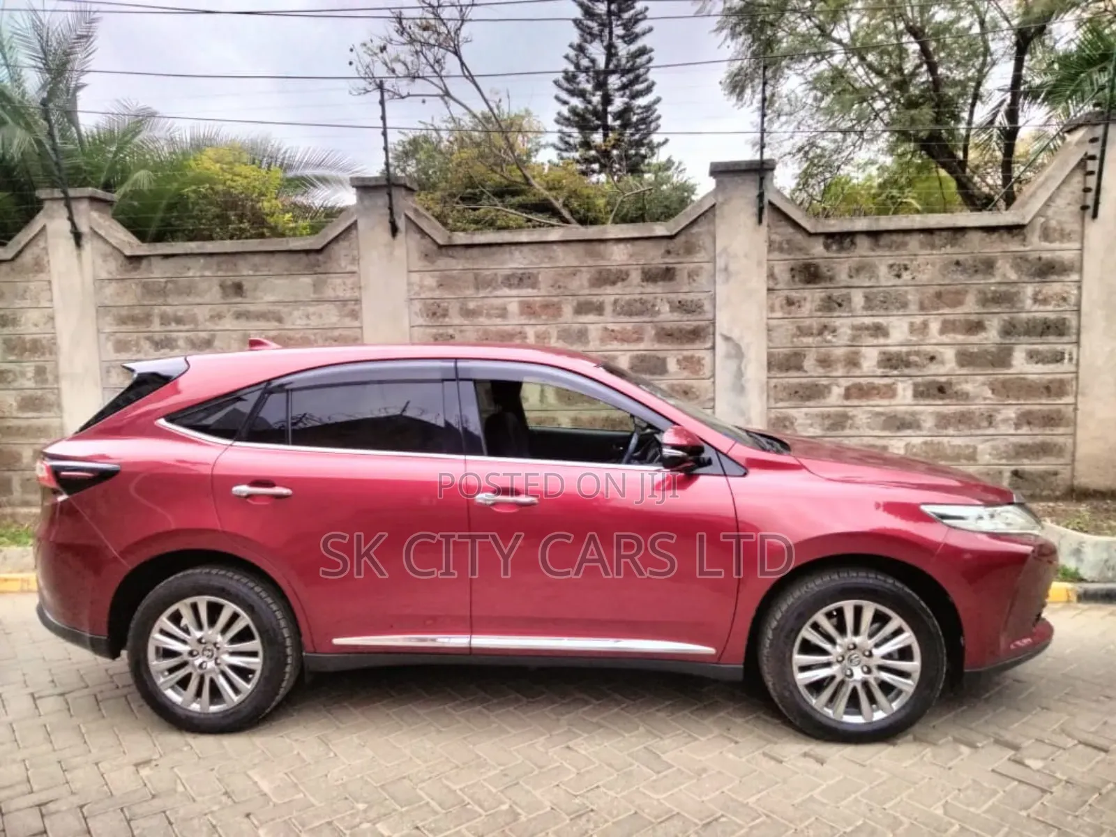Toyota Harrier 2.0 2019 Maroon