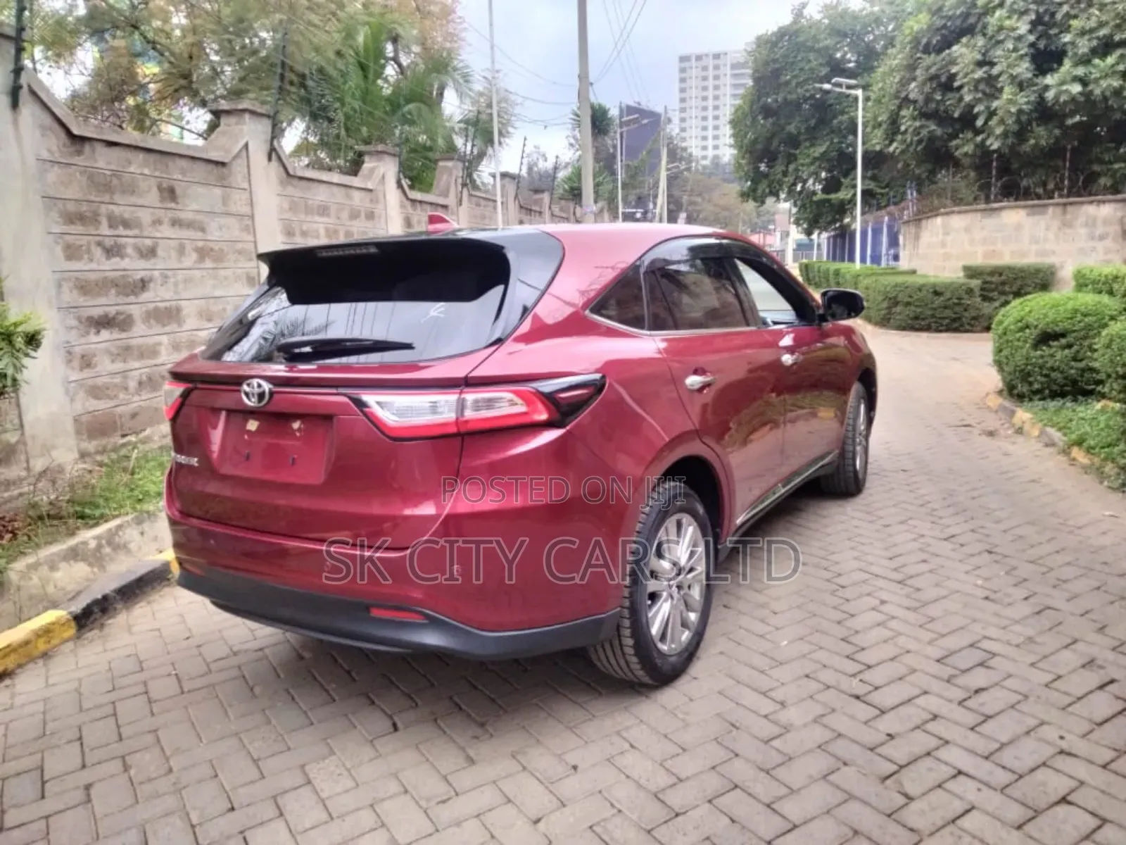 Toyota Harrier 2.0 2019 Maroon