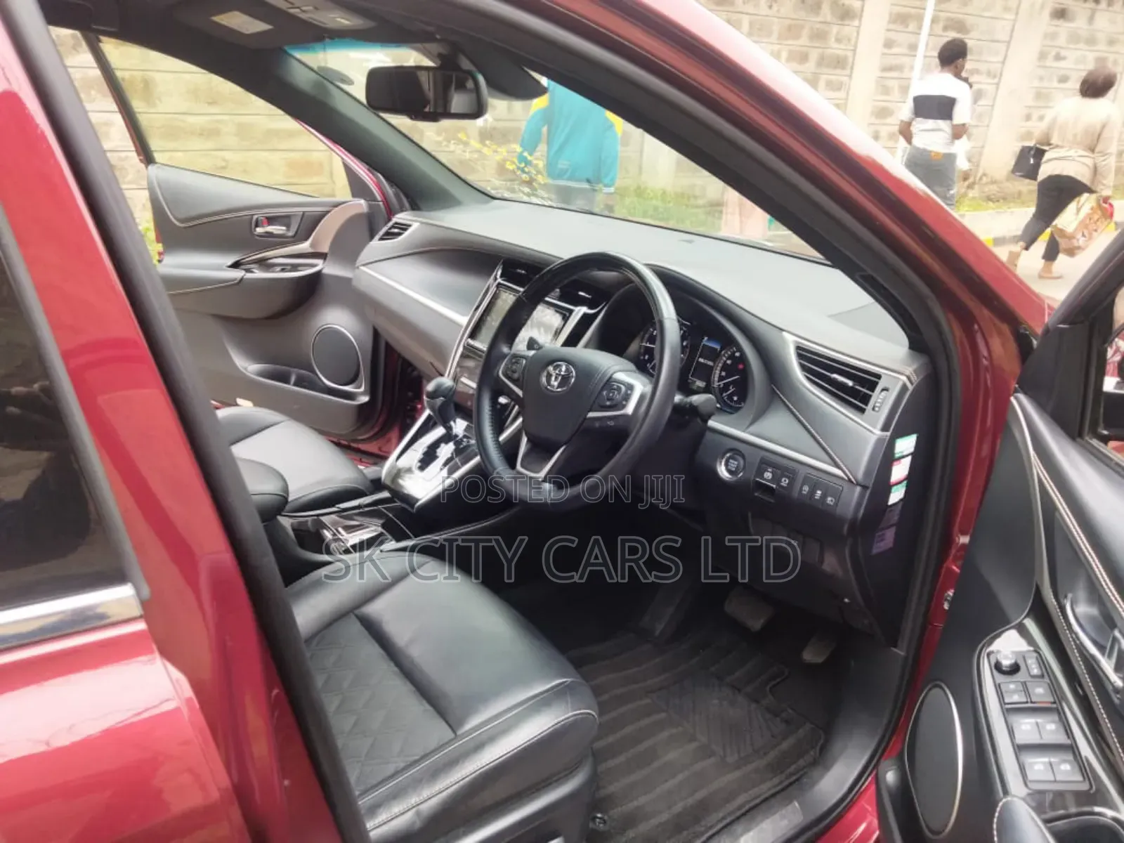 Toyota Harrier 2.0 2019 Maroon