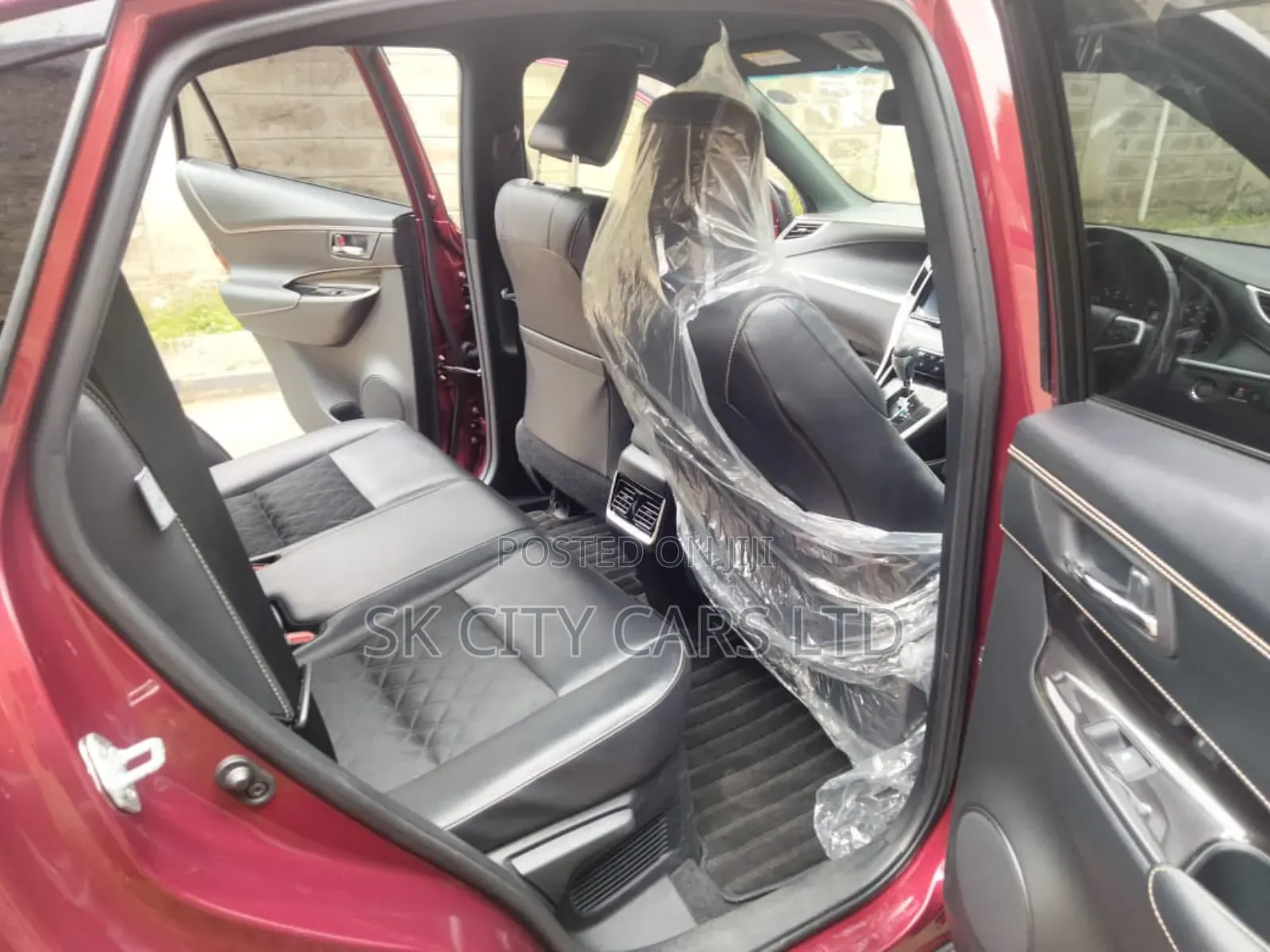 Toyota Harrier 2.0 2019 Maroon