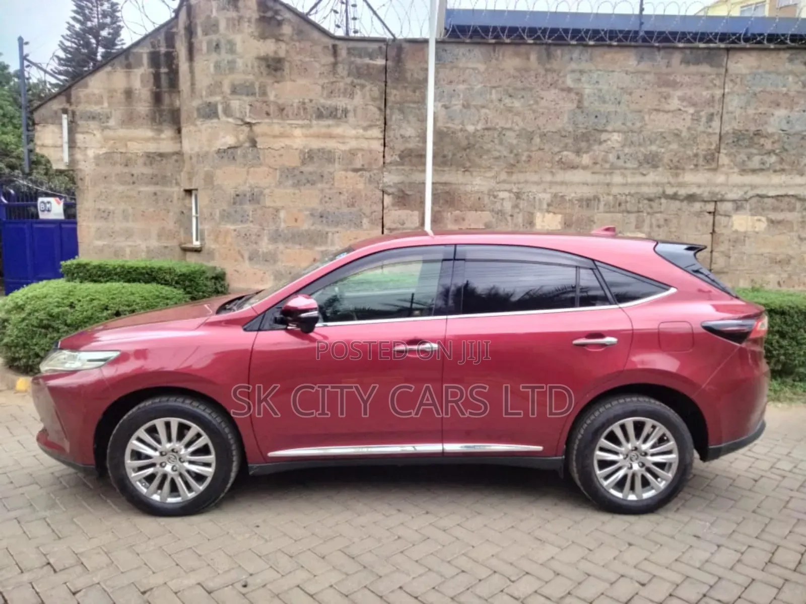 Toyota Harrier 2.0 2019 Maroon