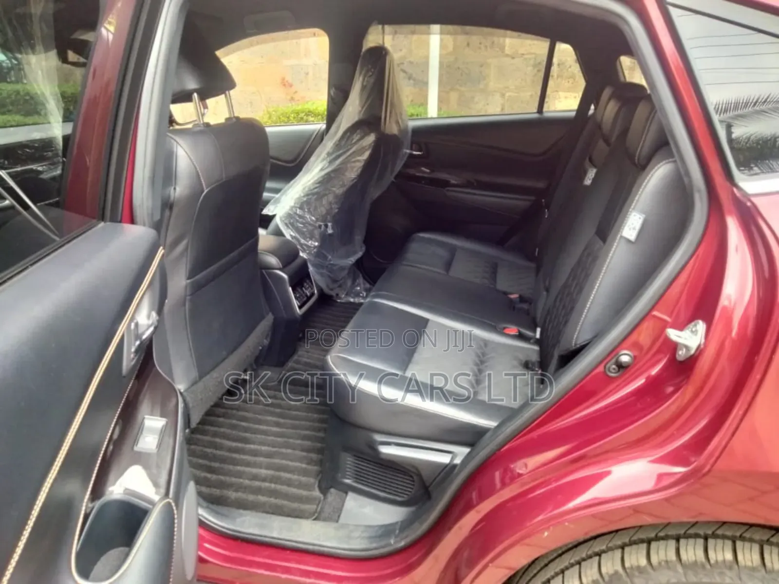 Toyota Harrier 2.0 2019 Maroon