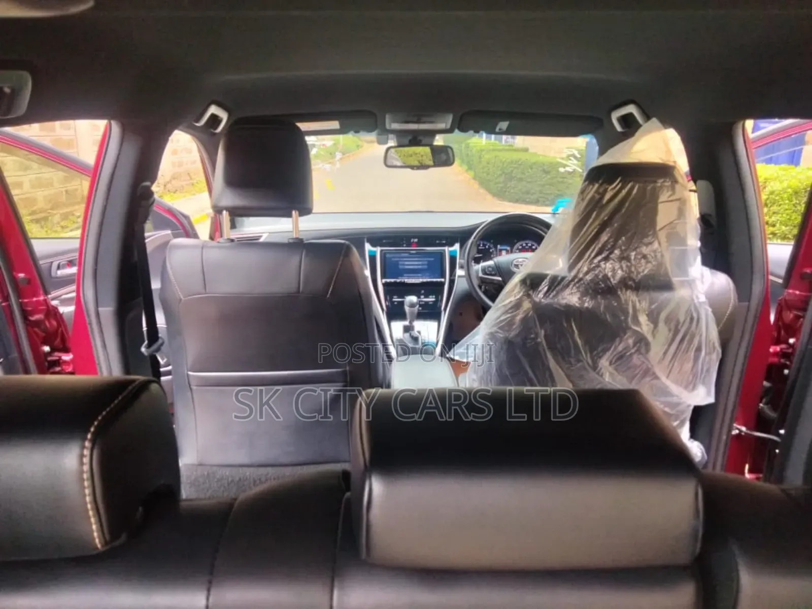 Toyota Harrier 2.0 2019 Maroon