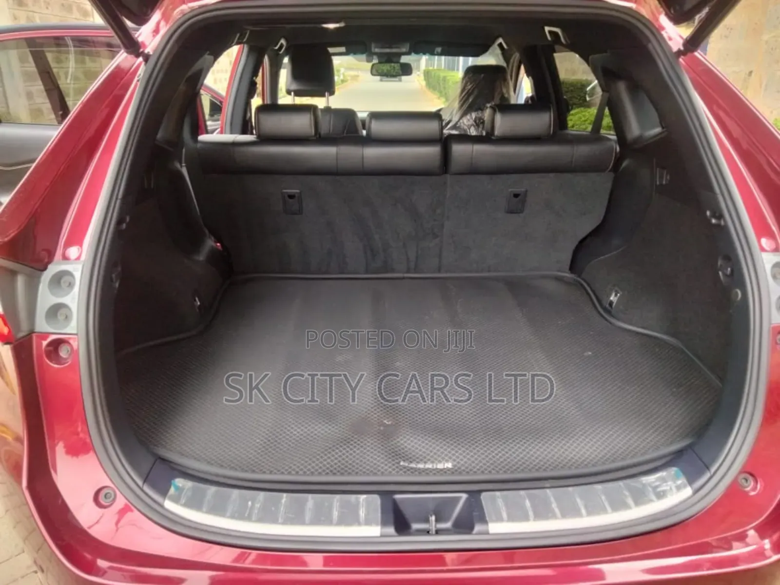 Toyota Harrier 2.0 2019 Maroon