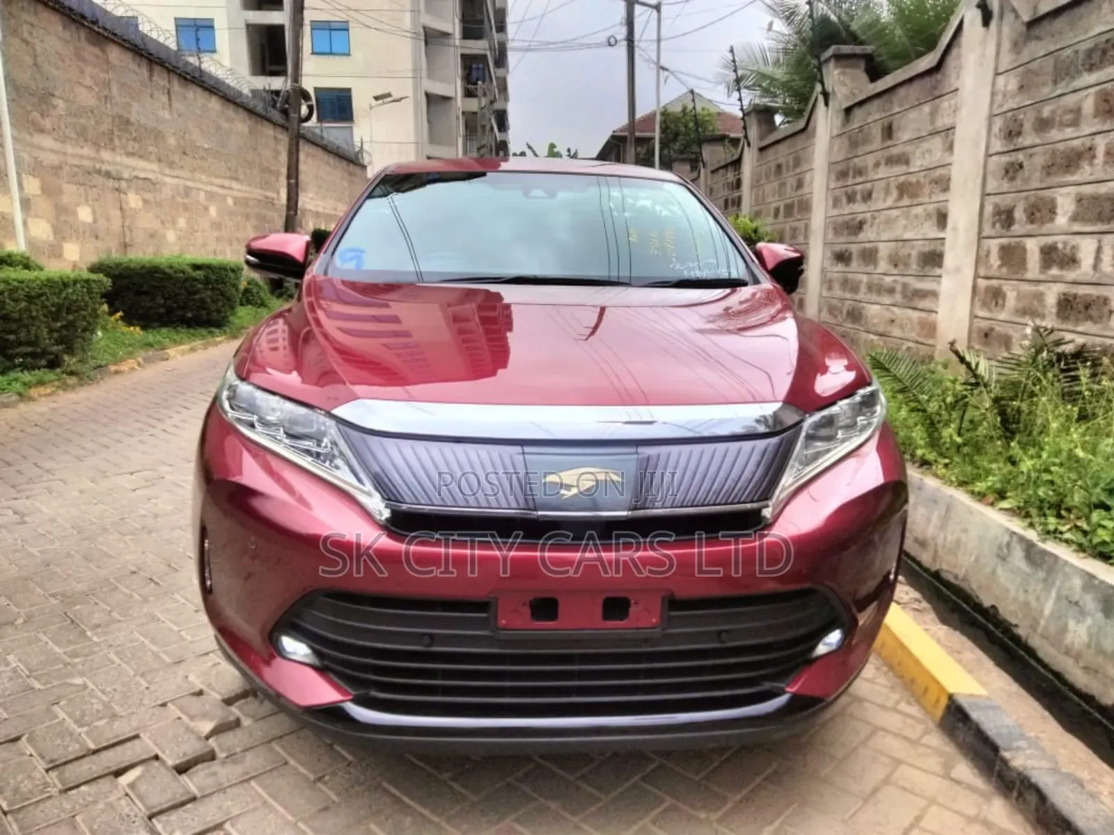 Toyota Harrier 2.0 2019 Maroon