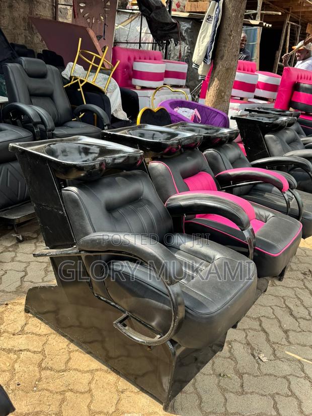 Salon Sink Chair - main view