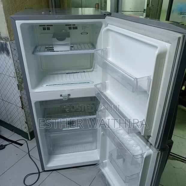 Clean Used Fridge With No Dents - thumbnail 2