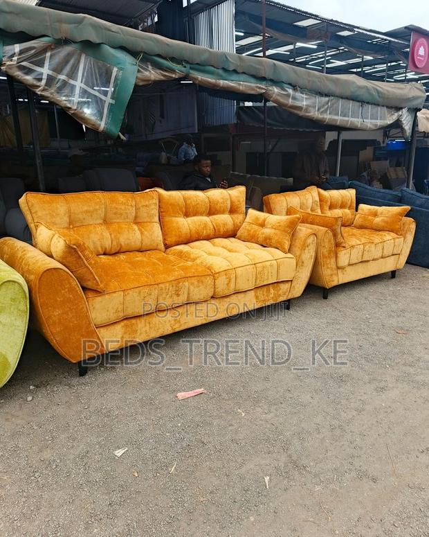 Easy-Care 5 Seater Butterfly Sofa3,2 - main view