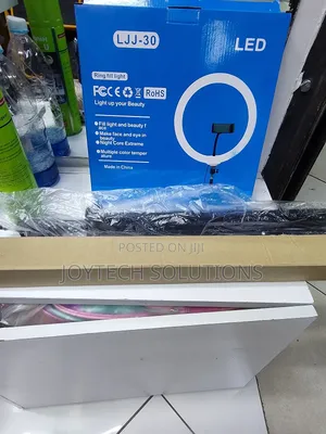 12" Dimmable Usb Ring Light for Smartphones.