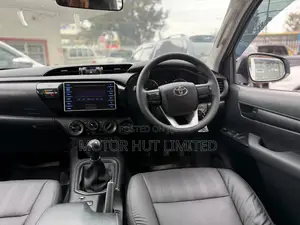 Toyota Hilux 2019 White