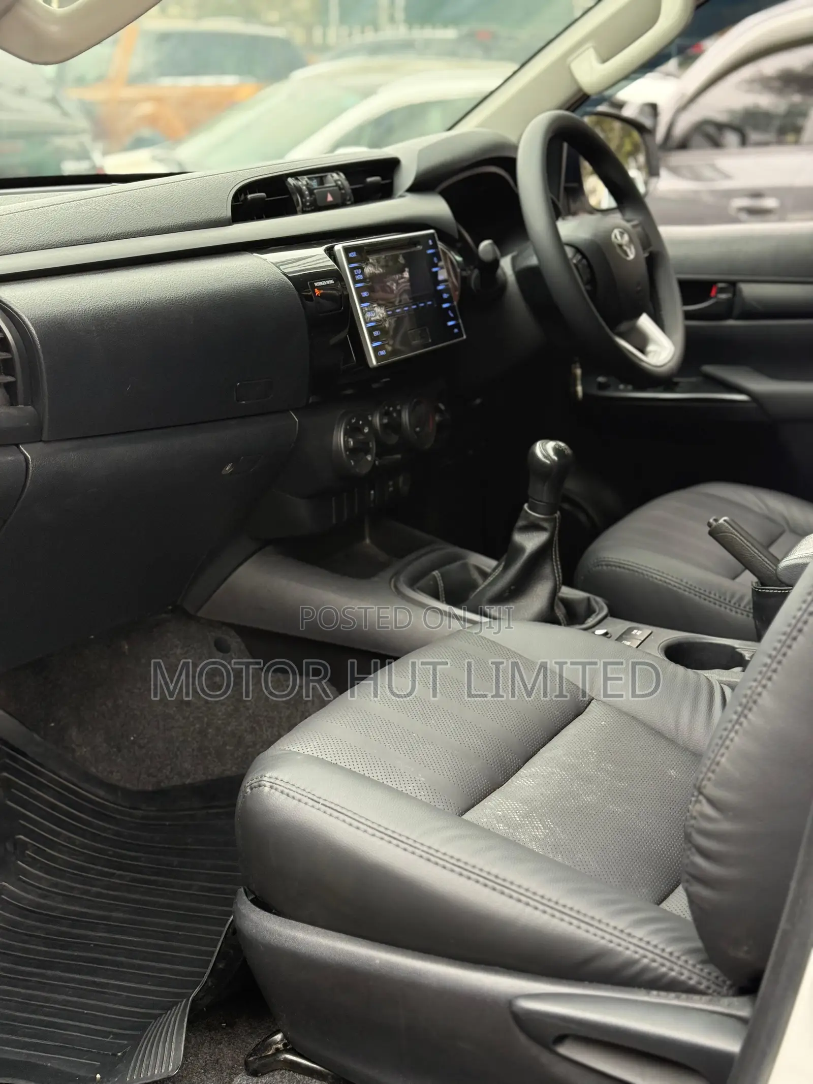 Toyota Hilux 2019 White