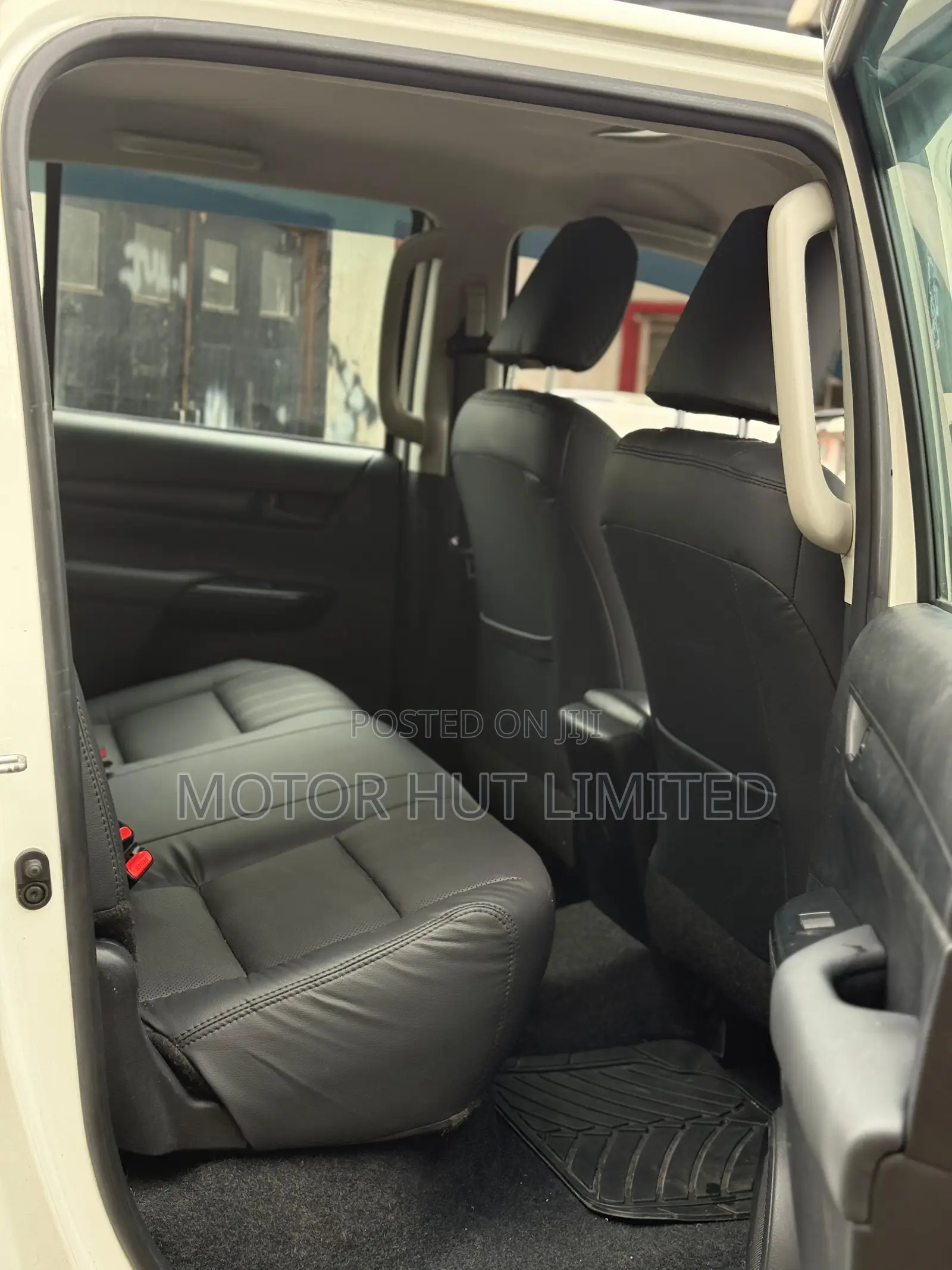 Toyota Hilux 2019 White