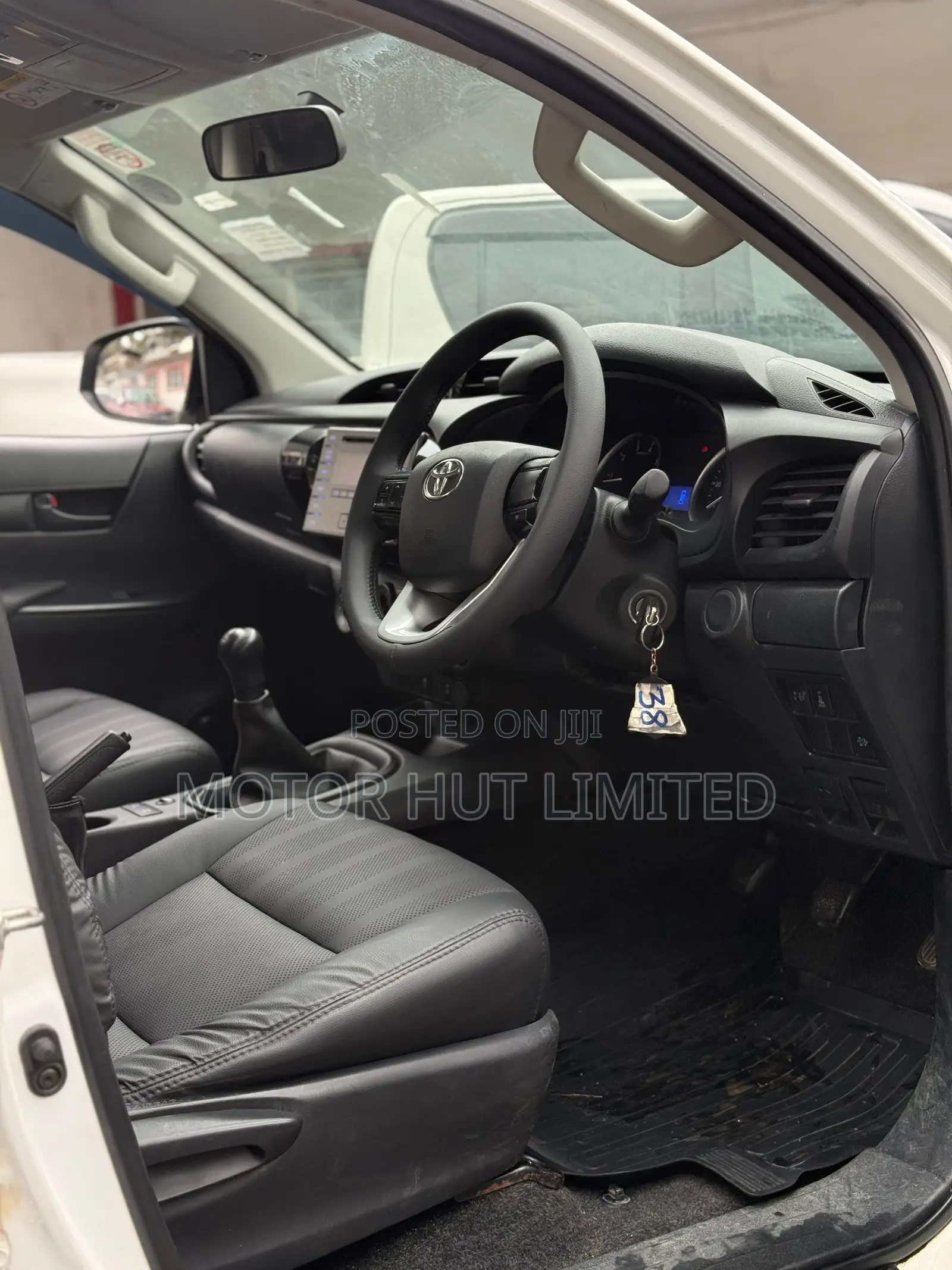 Toyota Hilux 2019 White