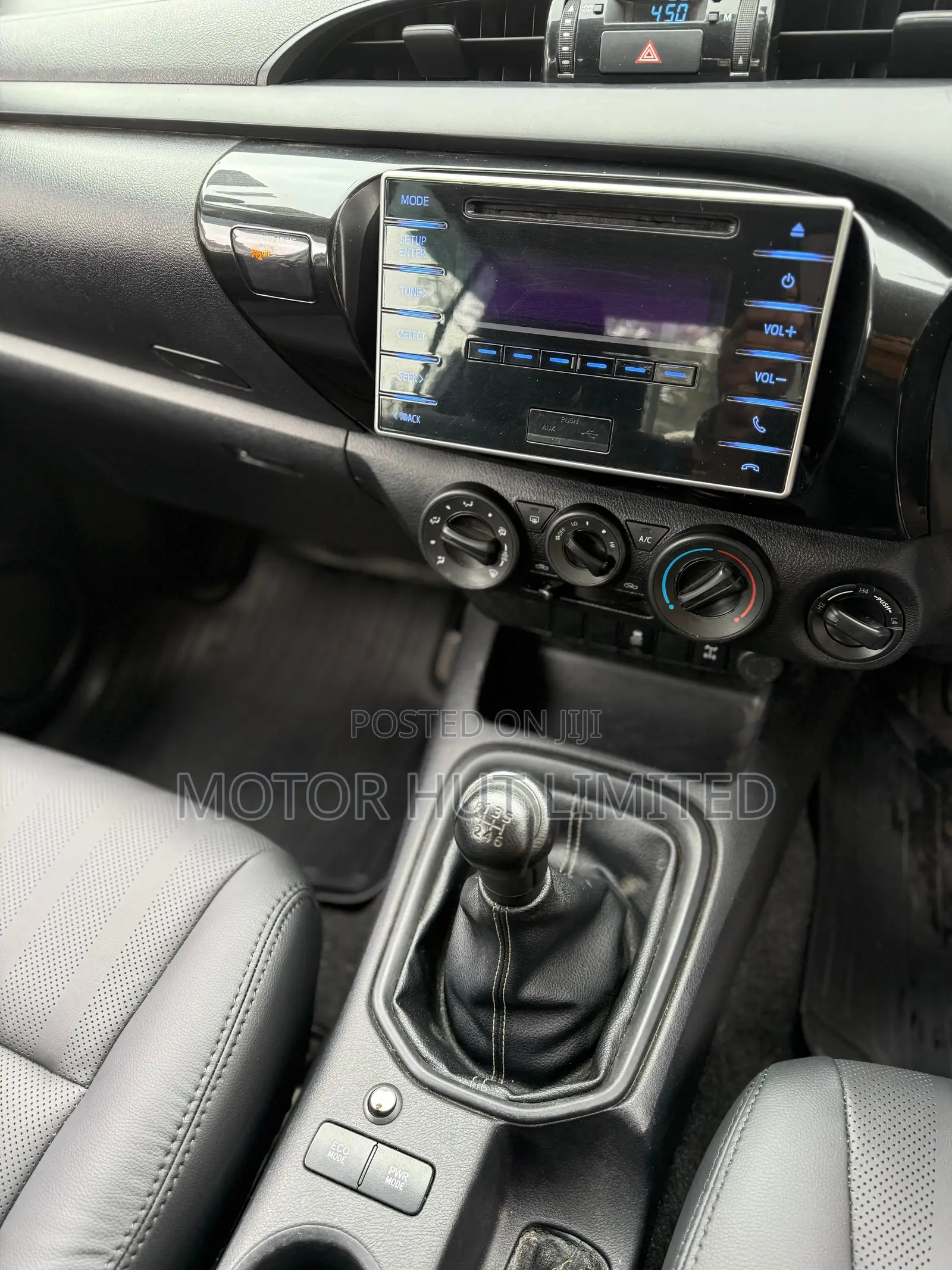 Toyota Hilux 2019 White
