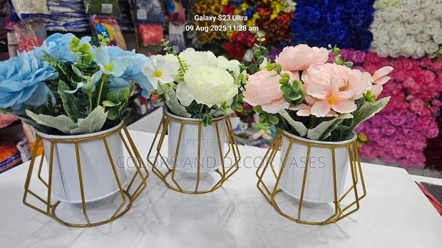 Flower Plus Vase Table Decor - main view