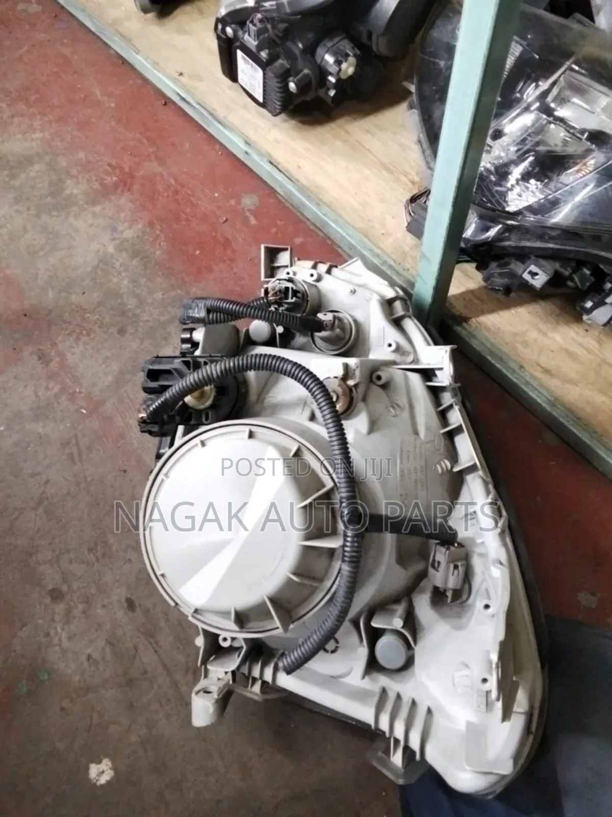 Premio 240 2005-2007 Xenon Headlight