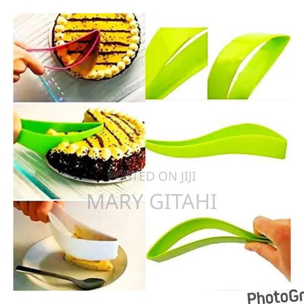 Plastic Curve Cake Server Tool Now - main view