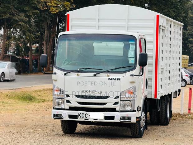 Isuzu NMR Local 2021 White - thumbnail 5