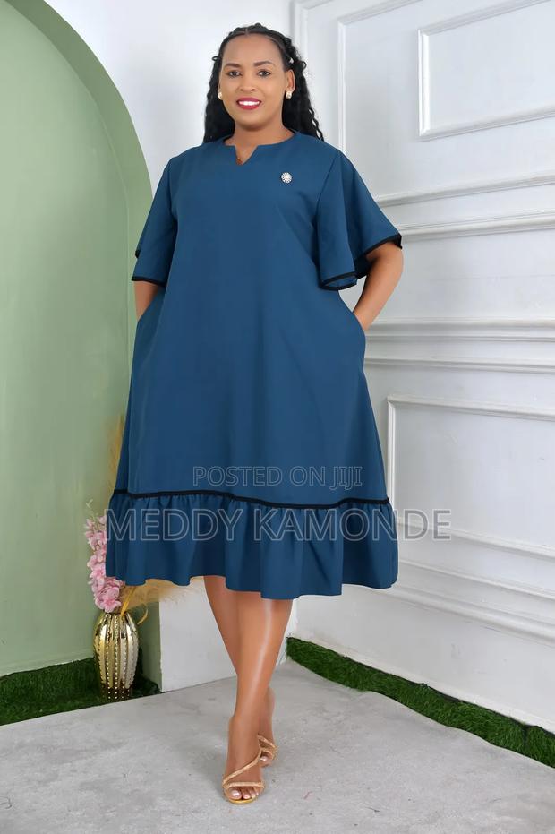 Black Free/Pg Friendly Shift Dress - thumbnail 2