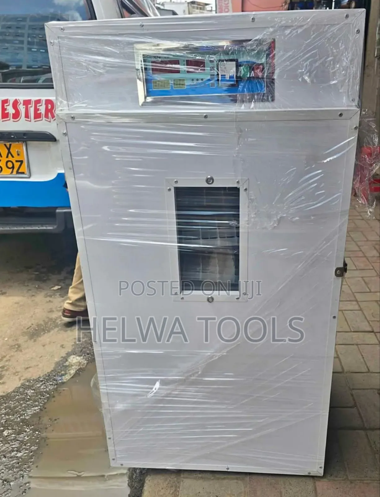 Automatic Incubator, 528 Eggs Capacity