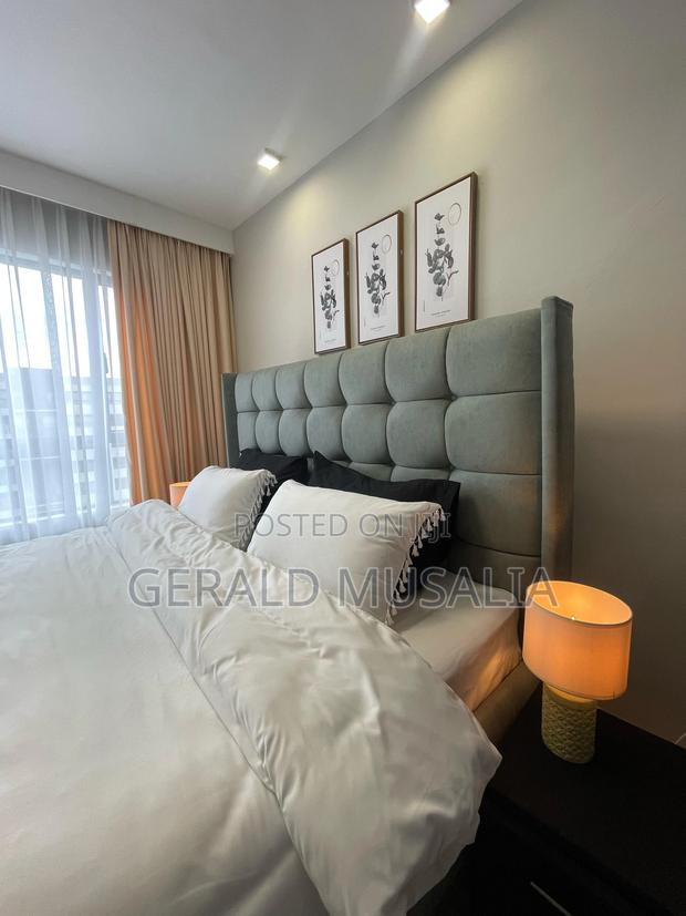 2 Bedroom Holiday Home| Near Airport Sgr| Furnished Airbnb - thumbnail 4