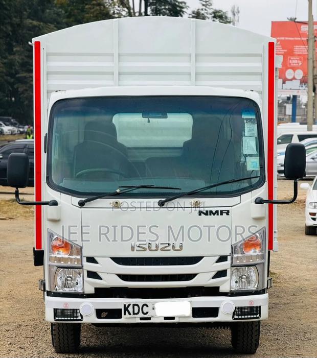 Isuzu NMR Local 2021 White - thumbnail 7