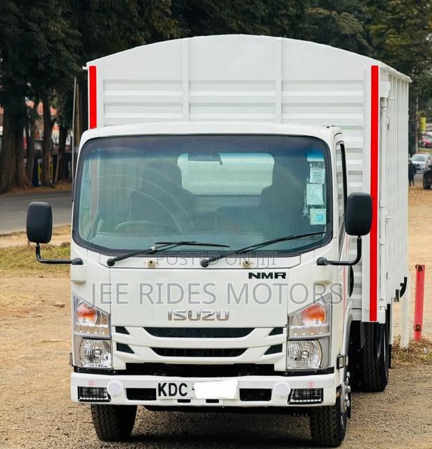Isuzu NMR Local 2021 White - thumbnail 9