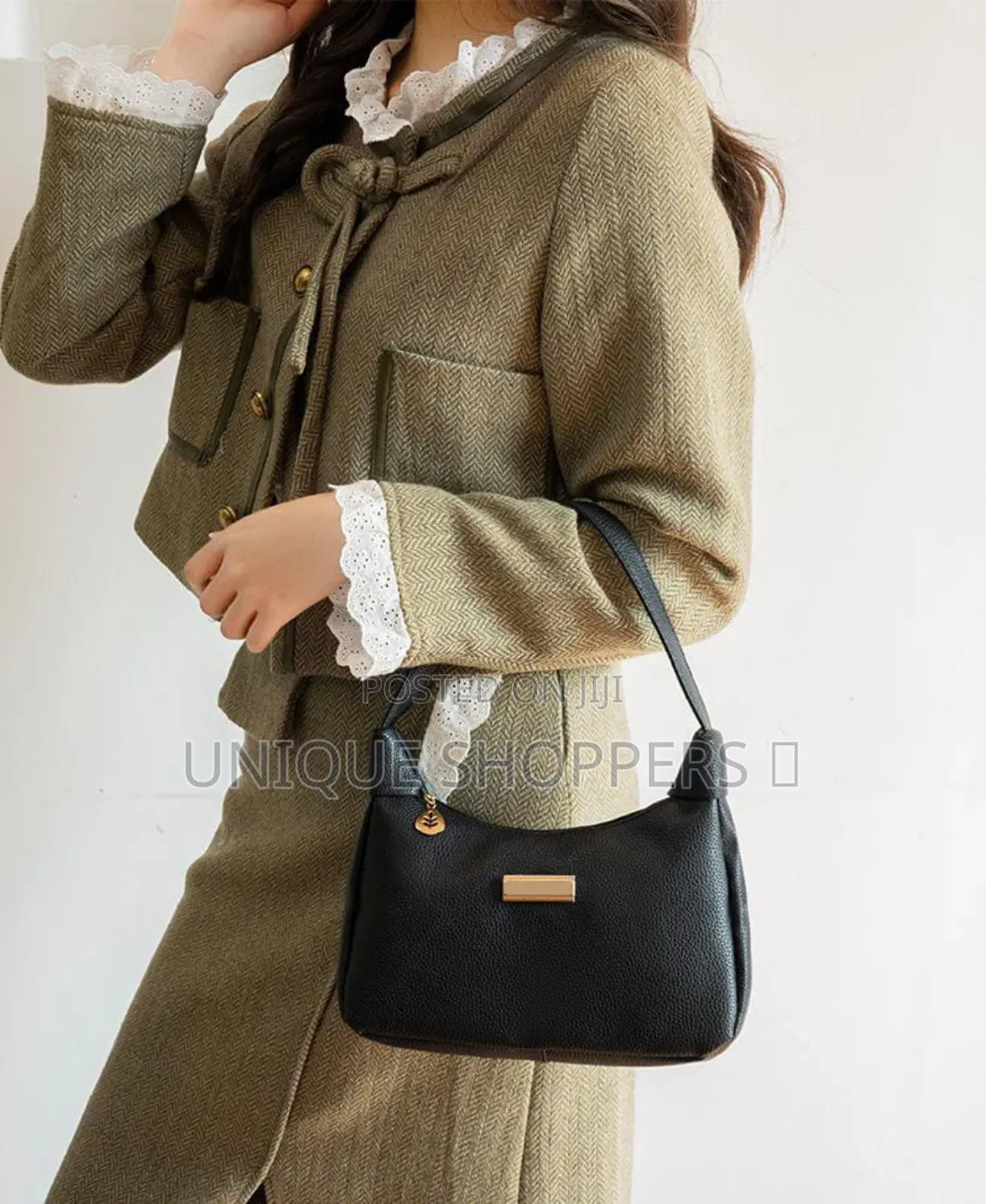 Versatile Shoulder Bag* Style; Dates, Strolls, Office