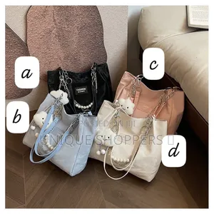 Cute Fashion Pearl Handbag With Cloud Bagcharm /Keyholder