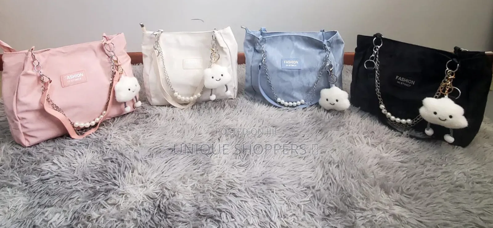 Cute Fashion Pearl Handbag With Cloud Bagcharm /Keyholder