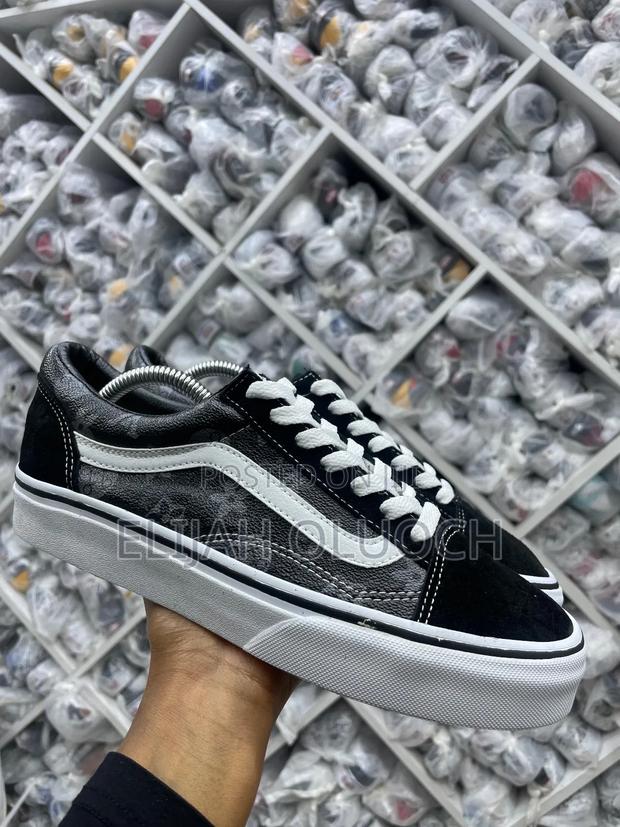 Customized Premium Quality Vans - main view