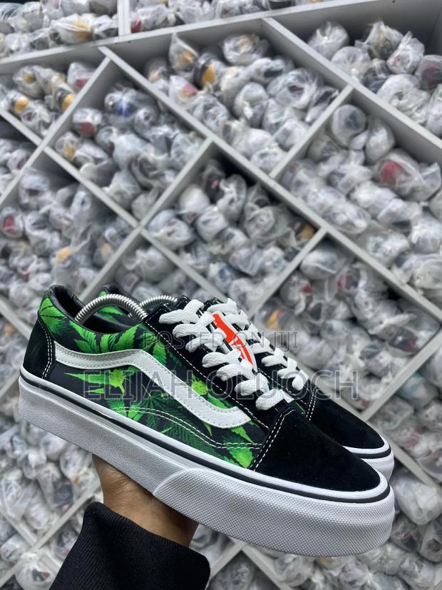 Customized Premium Quality Vans - thumbnail 3