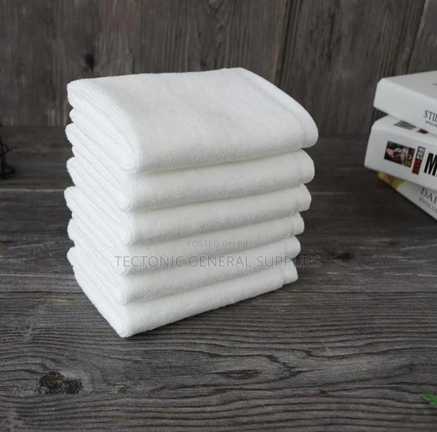 *Cotton White Face*30cm by 30cm
Dozen(6pc) - main view