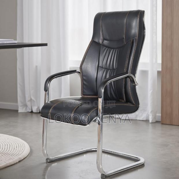 Office Chair : Chrome Detail Leather Office Chair