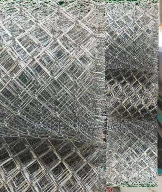Galvanized Square 80x80, 12.5g, 6ft Chain Link Wire