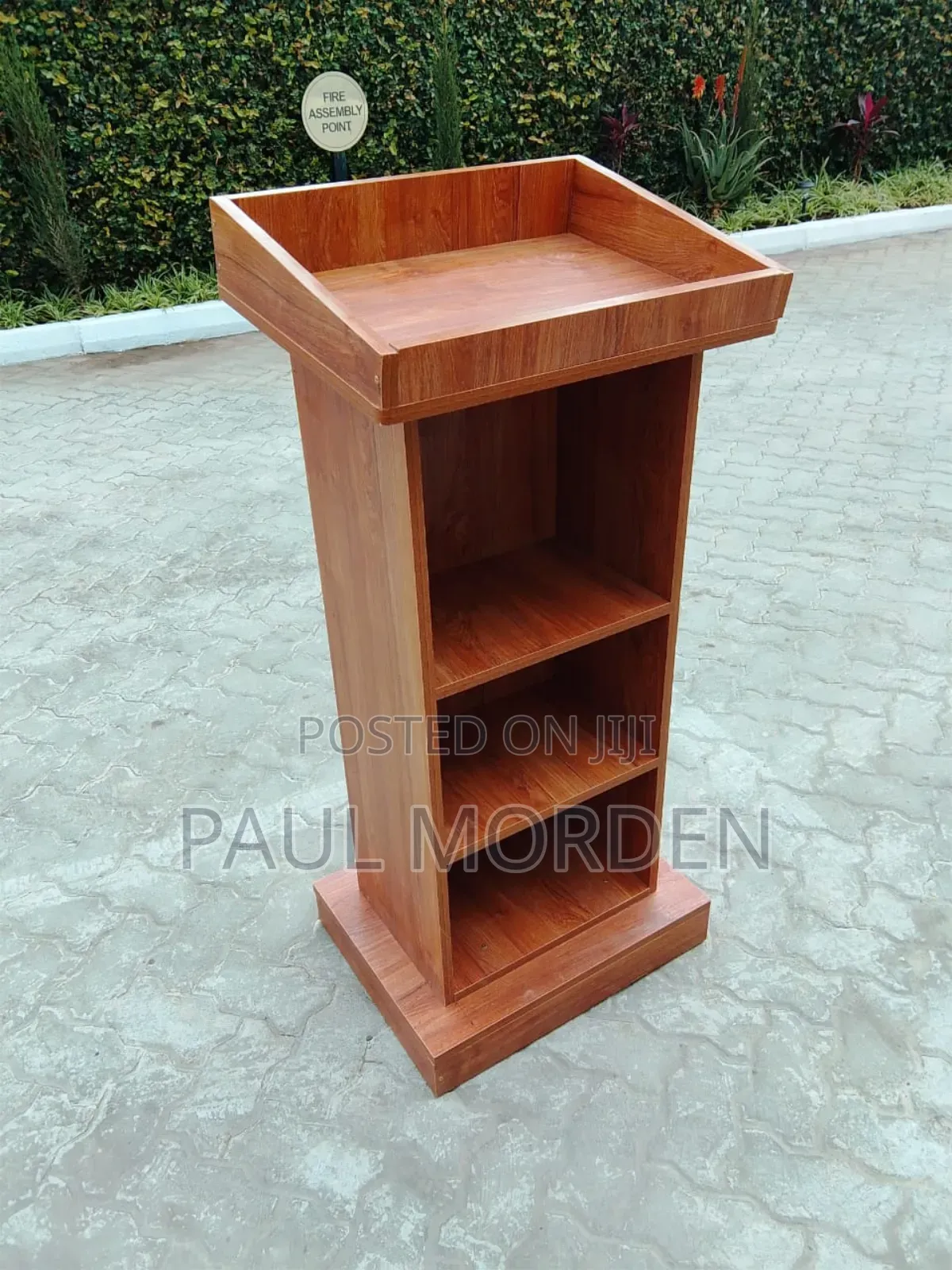 Fancy Podium Stand