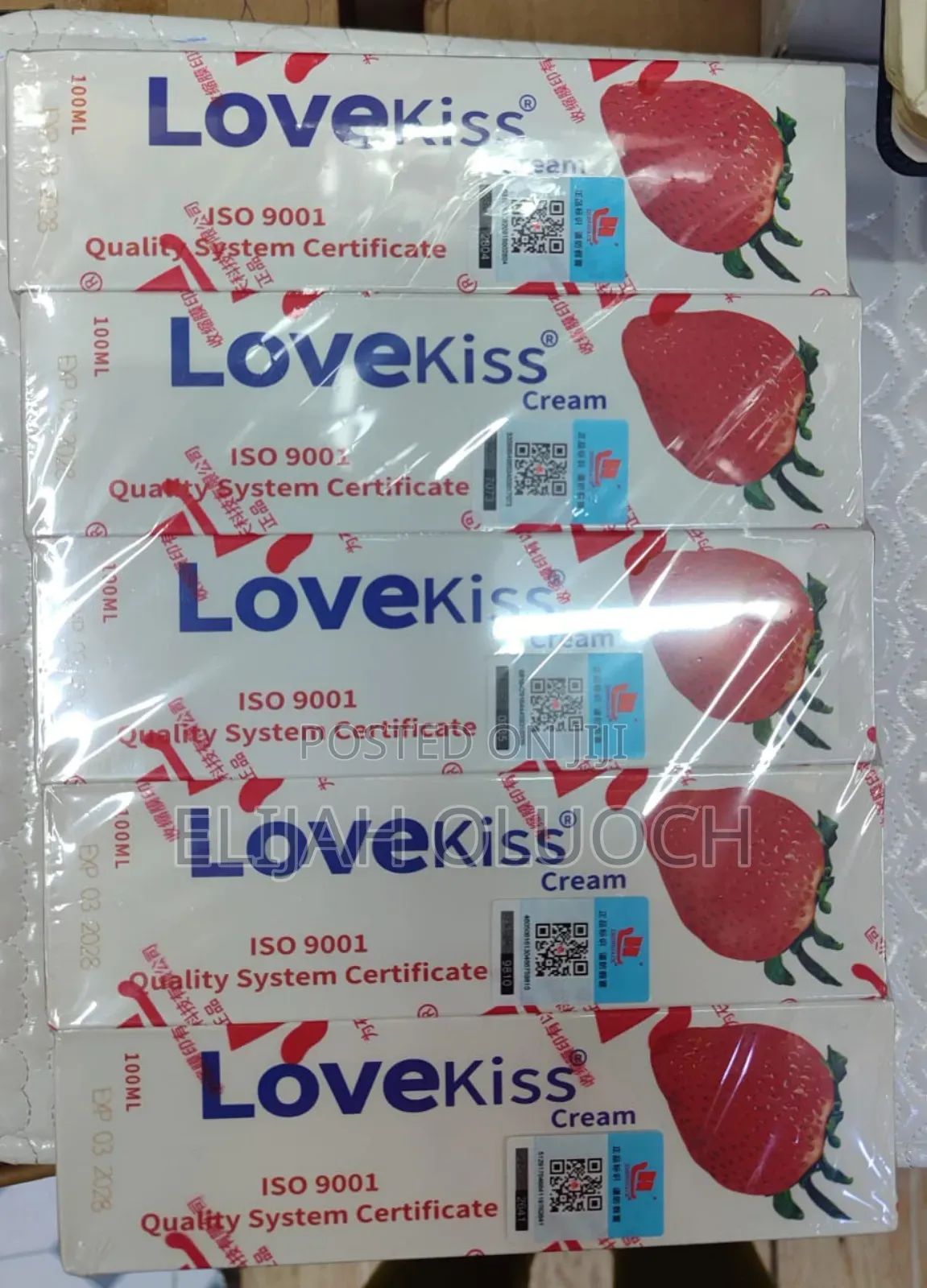 Love Kiss Strawberry 100ml Lubricant Cream