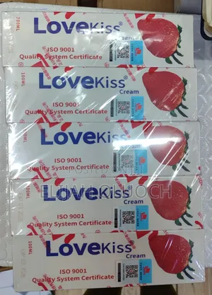Love Kiss Strawberry 100ml Lubricant Cream