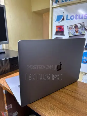 Laptop Apple MacBook Pro 2018 32GB Intel Core i9 SSD 512GB