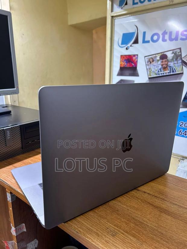 Laptop Apple MacBook Pro 2018 32GB Intel Core i9 SSD 512GB - thumbnail 3