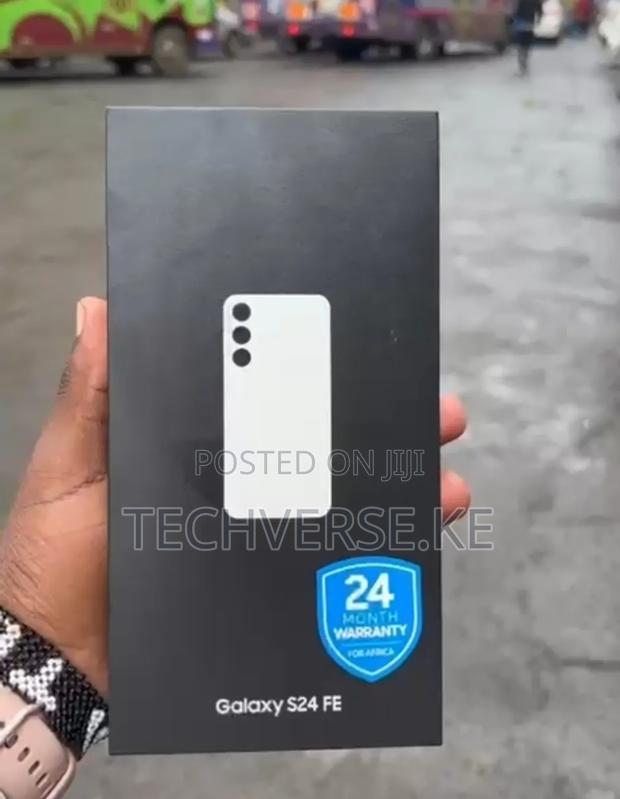 New Samsung Galaxy S24 FE 256 GB Gray - thumbnail 2