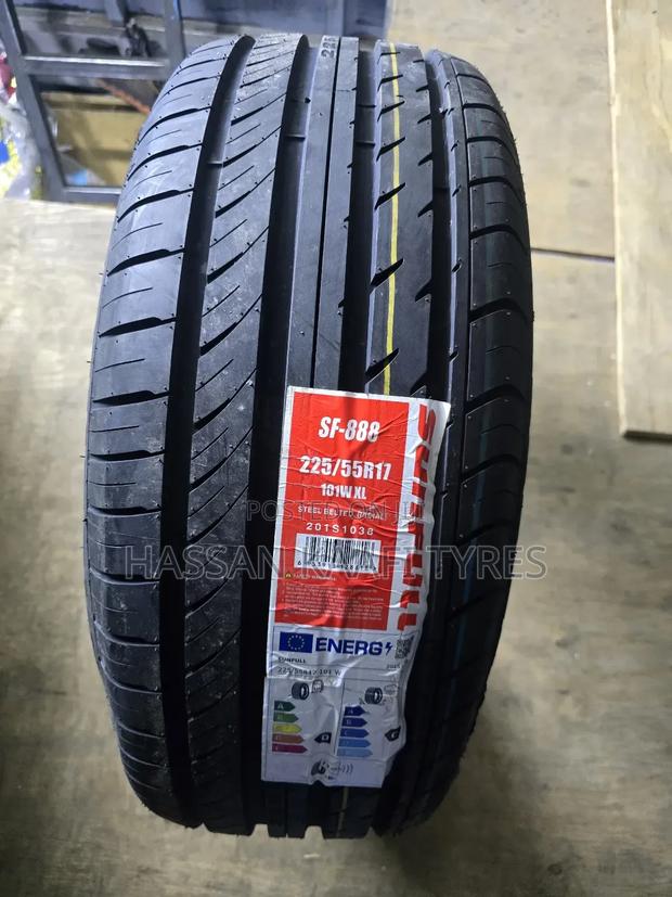 225/55r17 Sunfull Tyre - main view