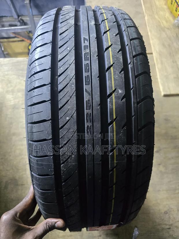 225/55r17 Sunfull Tyre - thumbnail 2