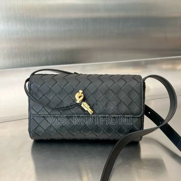 Venetta Clutch / Sling Bag