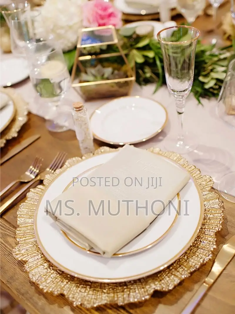 Decorative Charger Plates / Dinning Table Set Up
